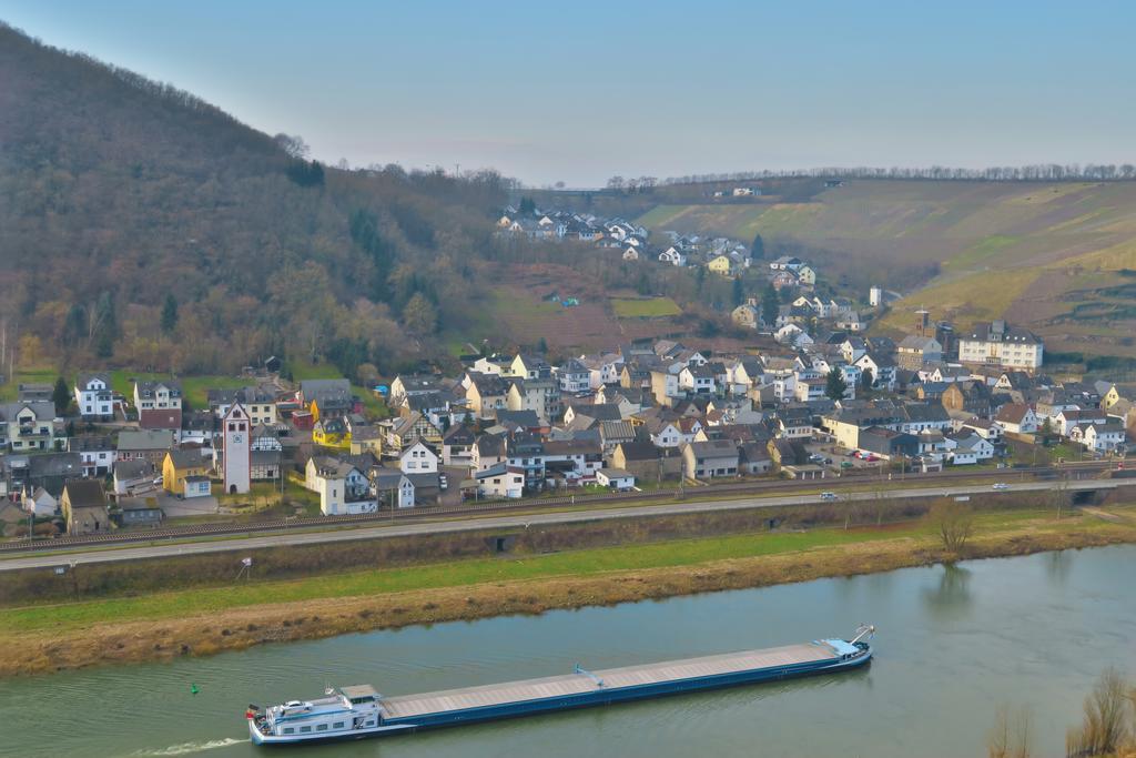 Ferienwohnungen Haus Am Wuerzlaysteig Lehmen Екстериор снимка
