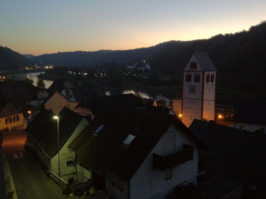 Ferienwohnungen Haus Am Wuerzlaysteig Lehmen Екстериор снимка