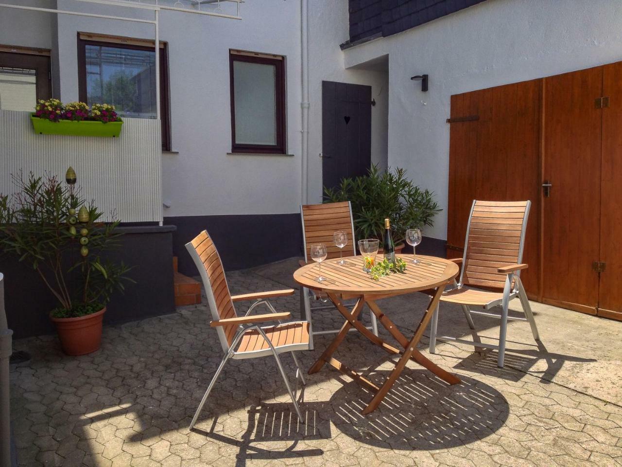 Ferienwohnungen Haus Am Wuerzlaysteig Lehmen Екстериор снимка